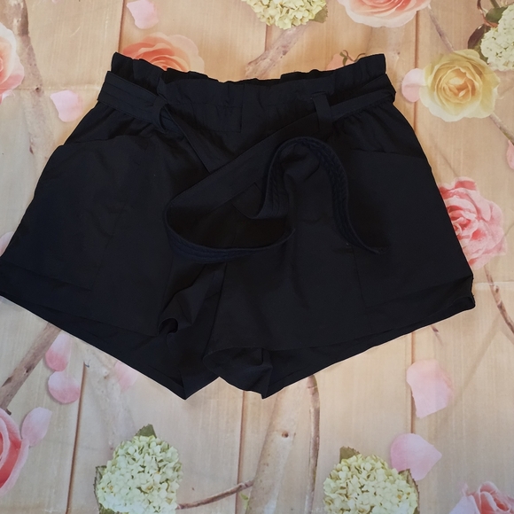 Athleta skyline black shorts - Picture 2 of 7